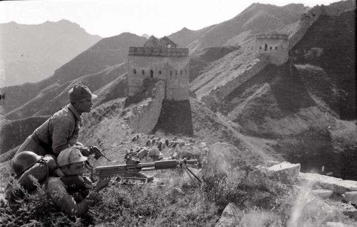 1938年，中国军队在河北涞源长城一带抗击日本侵略者