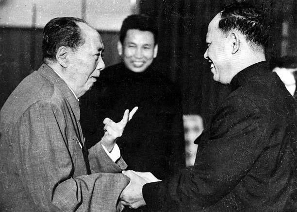 #匿名投稿 1975年6月，柬埔寨共产党领导人波尔布特和英萨利访问北京，并会见毛泽东