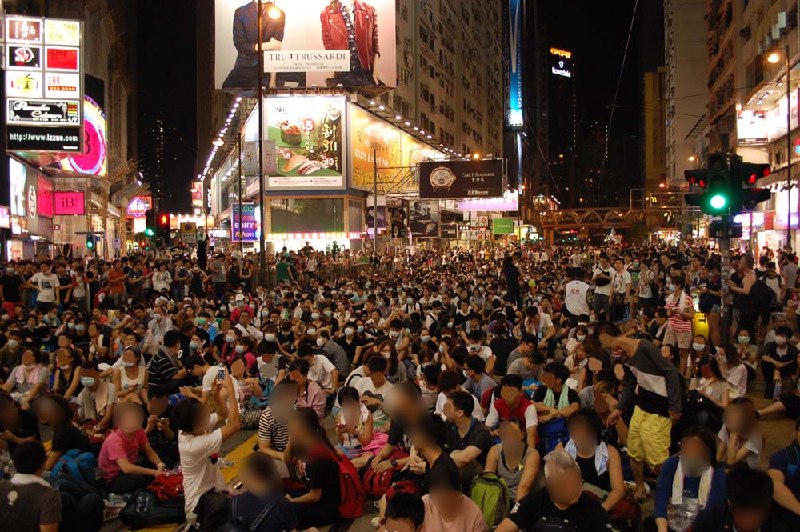 香港，2014年9月28日午夜，抗议者在铜锣湾静坐